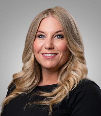 Portrait of Kendra Townsend, Realtor®.